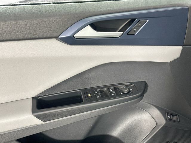 Used 2023 Volkswagen Taos SE image 25