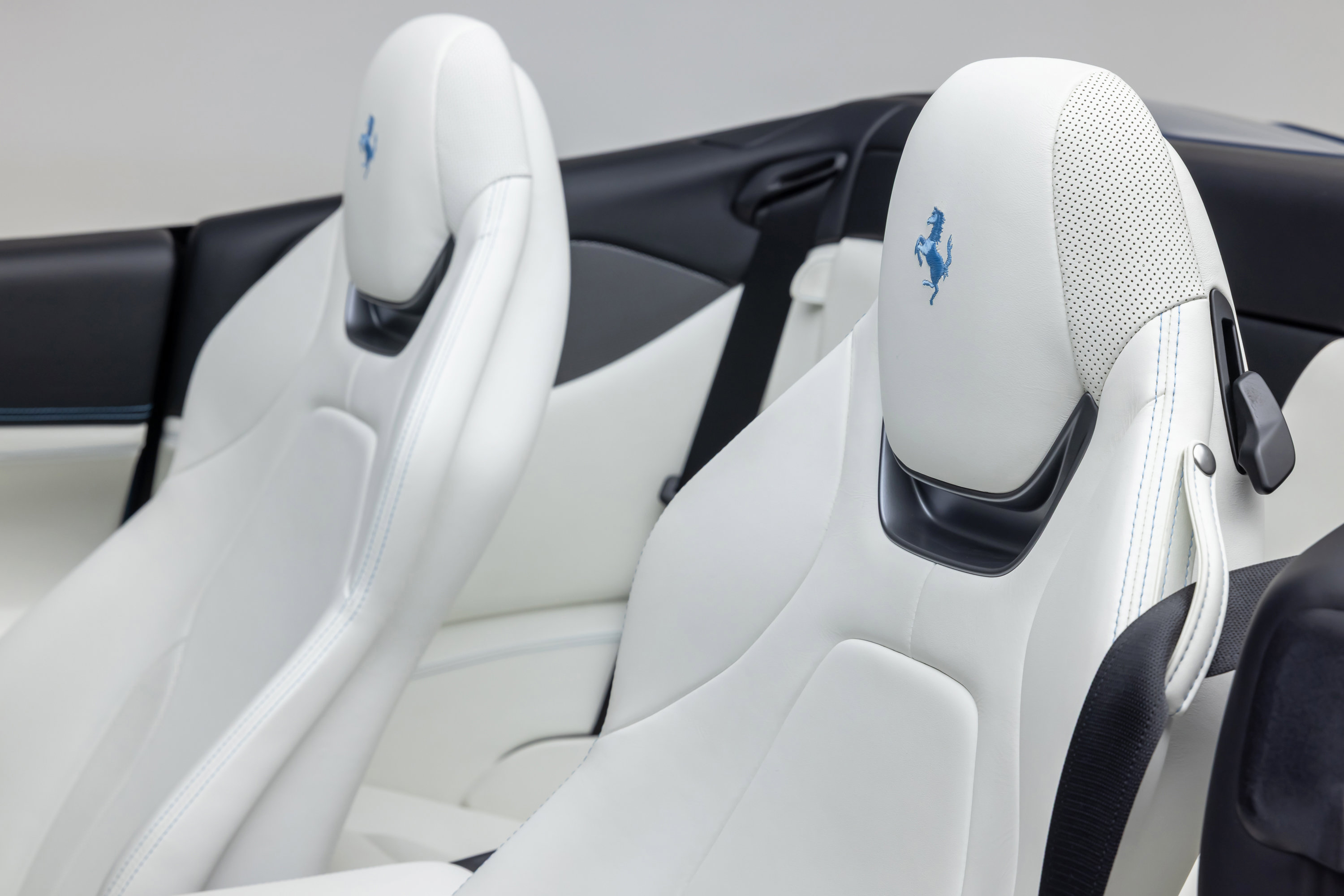 Certified 2020 Ferrari Portofino RWD image 71