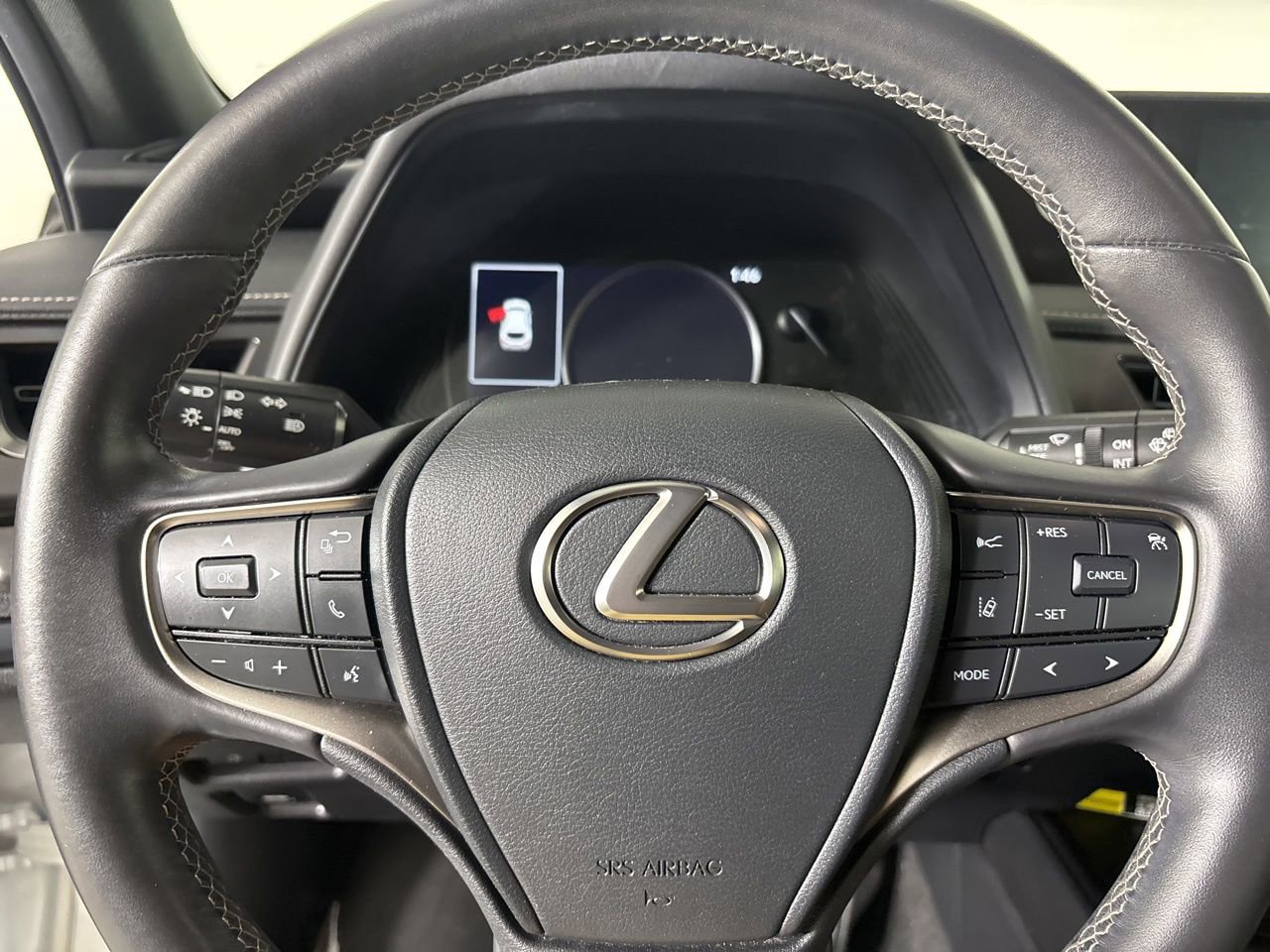 Used 2022 Lexus UX 200 w/ Accessory Package (Z1) image 12