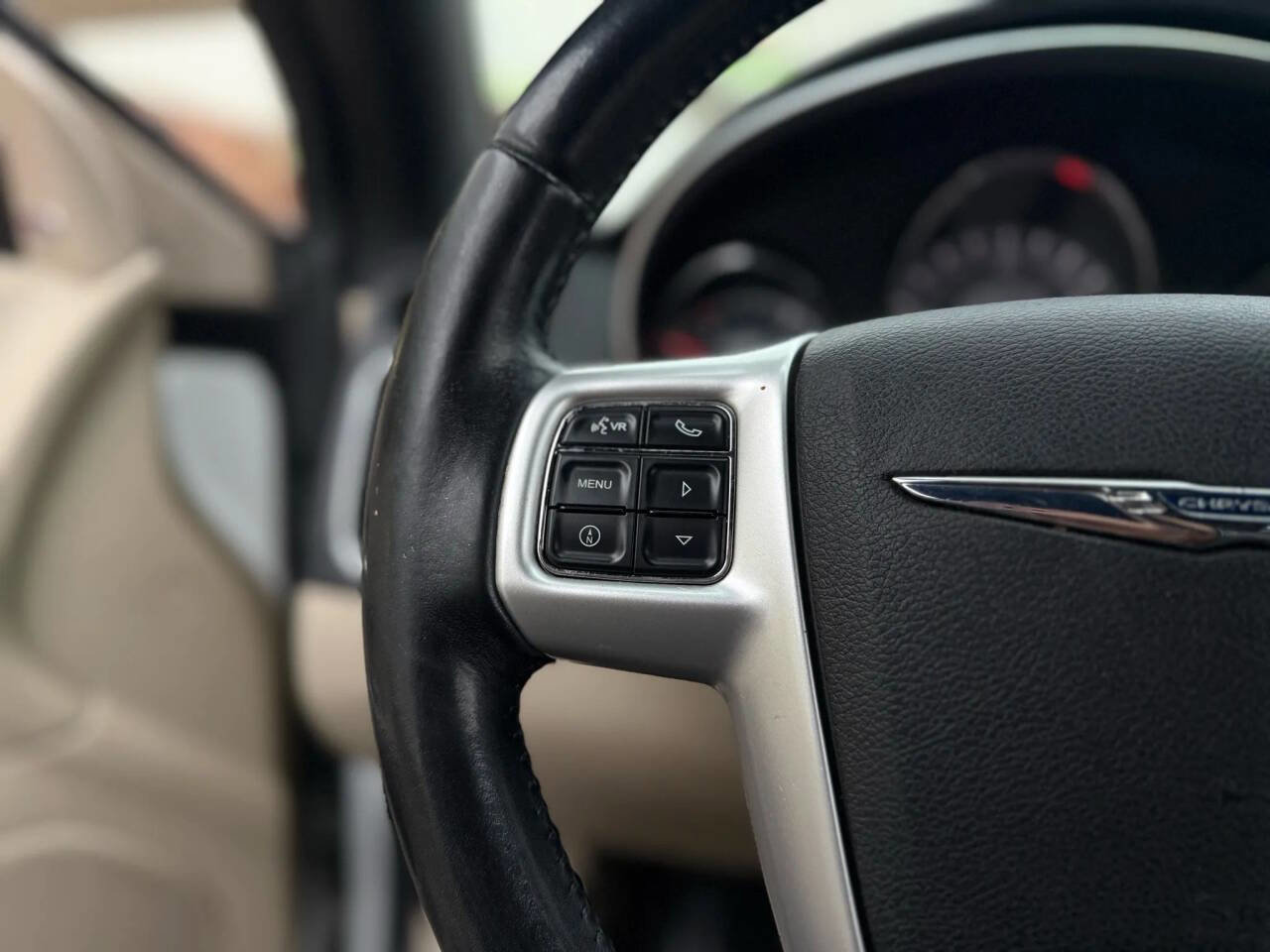 Used 2011 Chrysler 200 Limited image 15