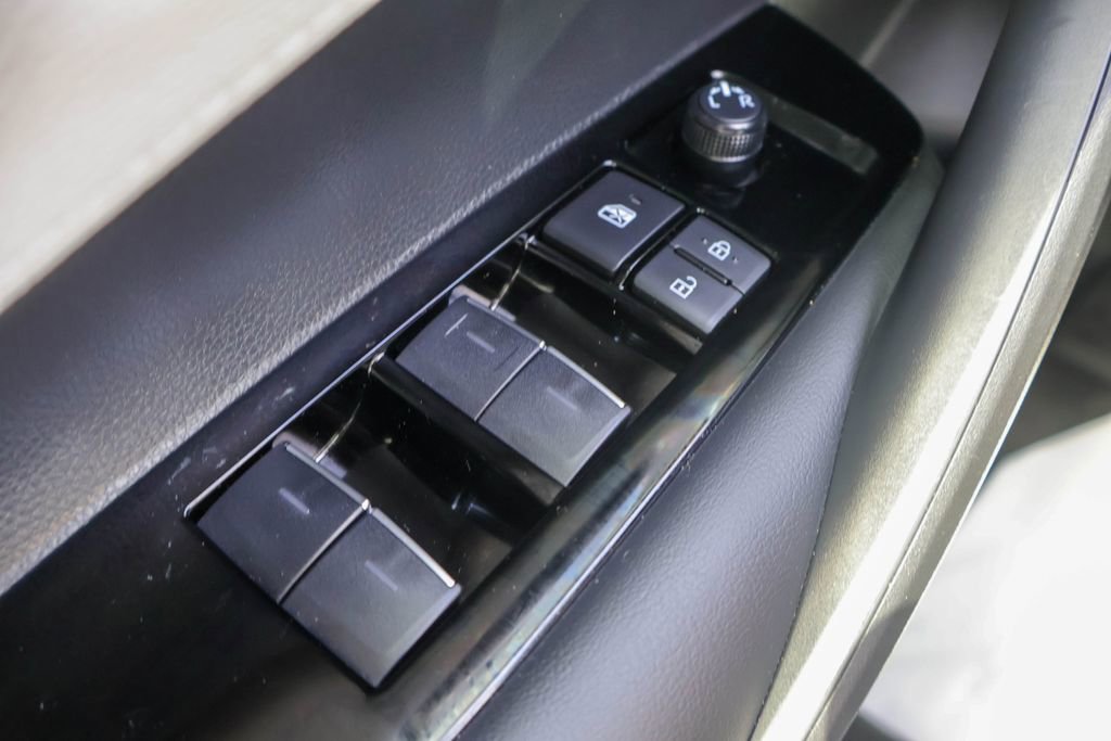 Used 2025 Toyota Corolla SE FWD image 17