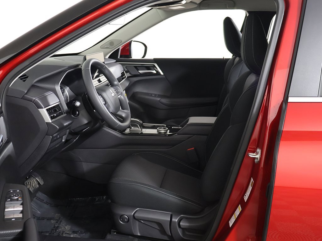 New 2026 Mitsubishi Outlander ES image 26