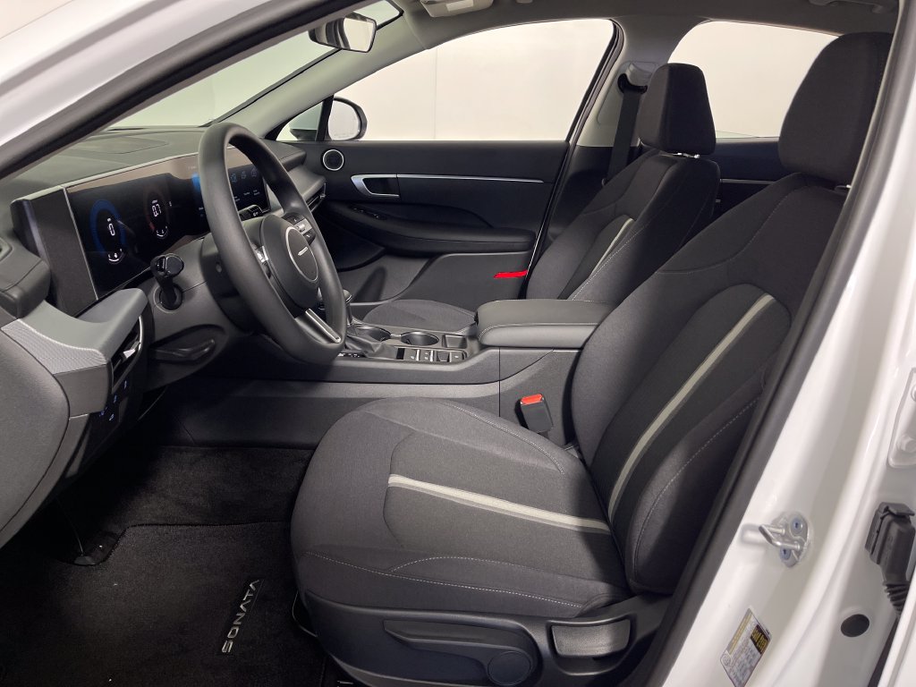 New 2026 Hyundai Sonata SE FWD image 12
