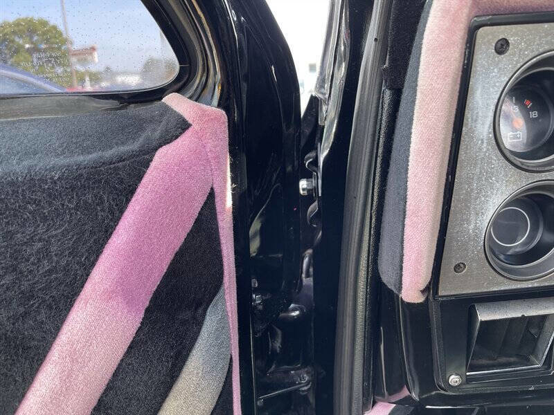 Used 1987 Chevrolet Blazer Silverado 2dr 4WD SUV image 37