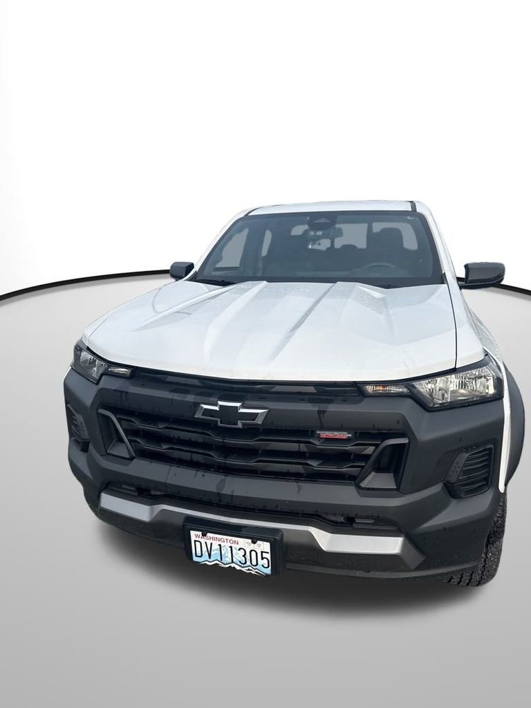 Used 2024 Chevrolet Colorado Trail Boss image 2