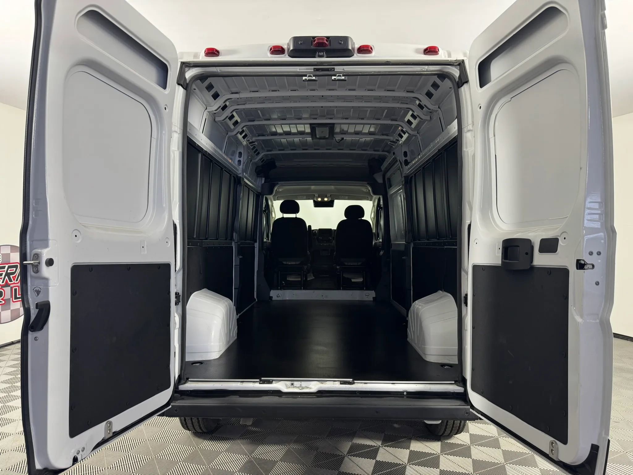 Used 2025 RAM ProMaster 2500 w/ Convenience Group FWD image 26