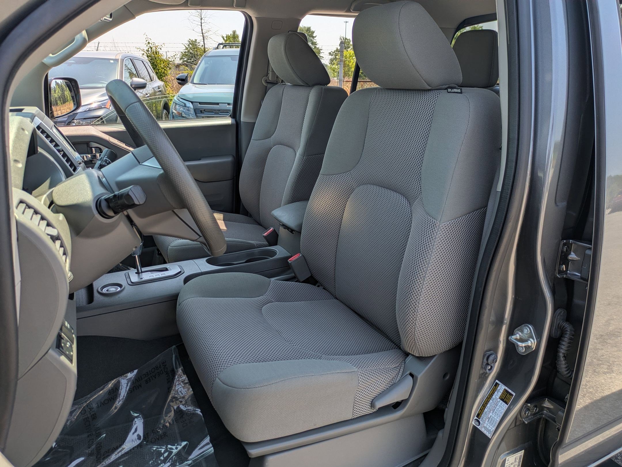 Certified 2020 Nissan Frontier SV w/ Midnight Edition Floor Mats RWD image 14