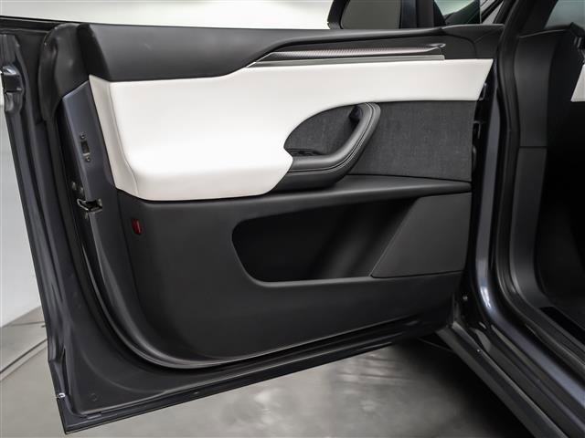 Used 2022 Tesla Model X Plaid image 28