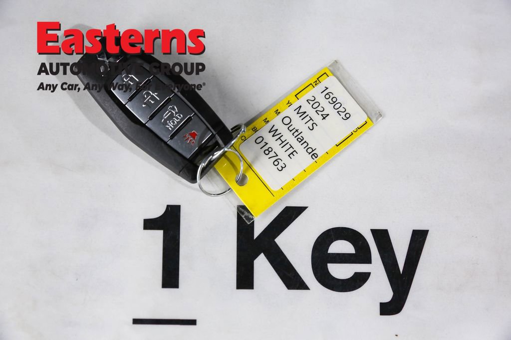 Used 2024 Mitsubishi Outlander SE image 24