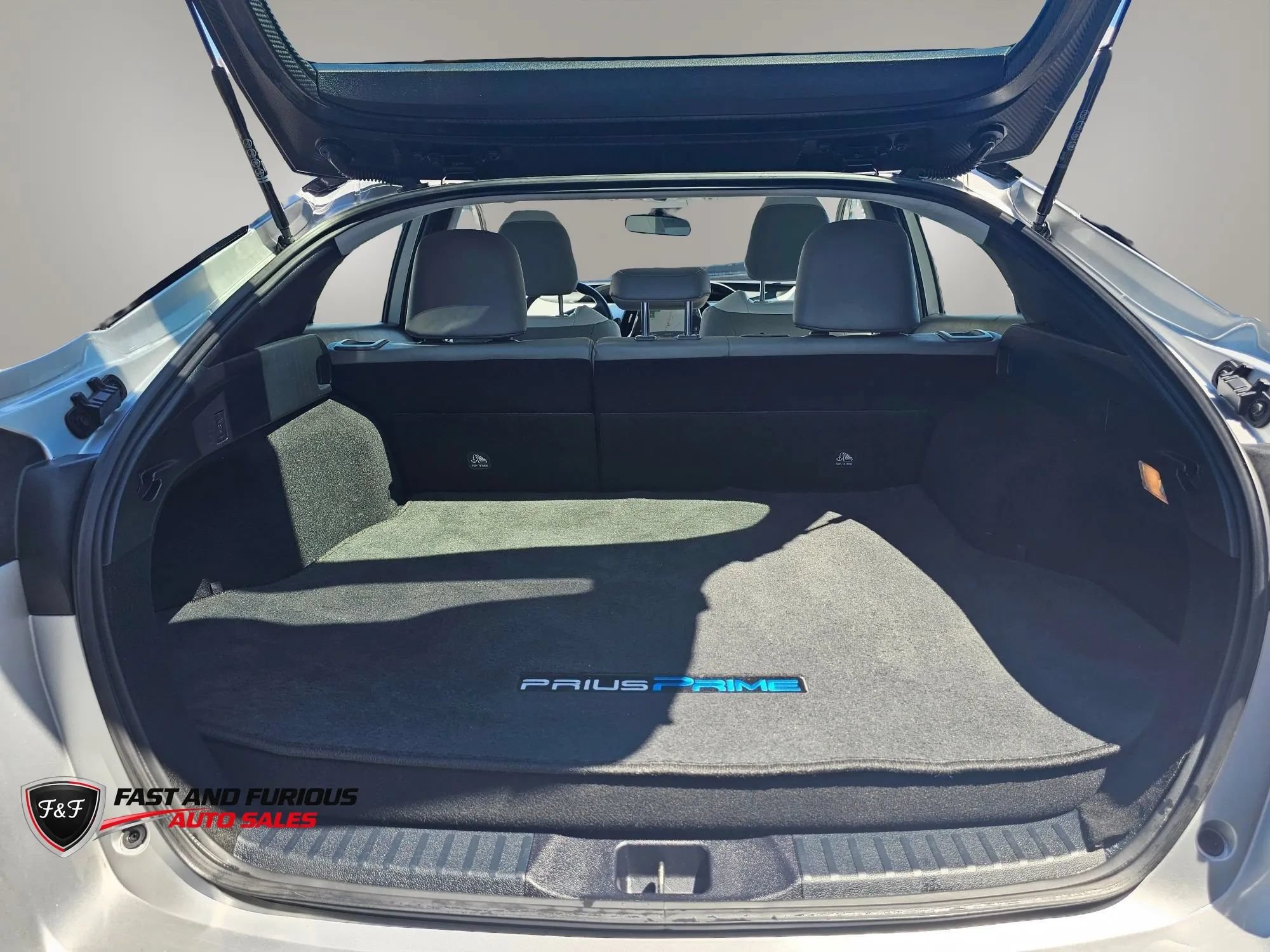 Used 2021 Toyota Prius Prime XLE w/ Carpet Mat Package (TMS) FWD image 33