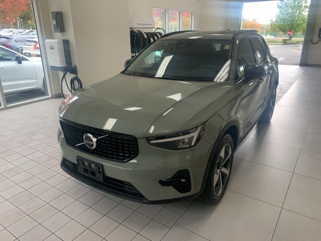 Certified 2024 Volvo XC40 B5 Plus w/ Climate Package