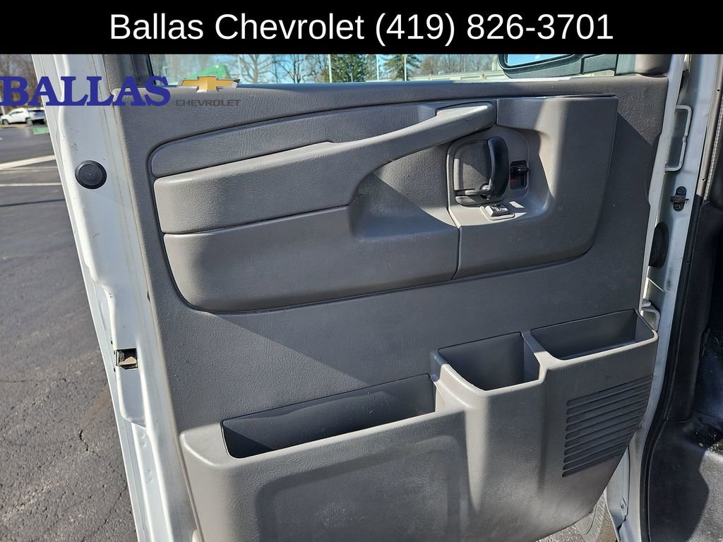 Certified 2015 Chevrolet Express 3500 Extended RWD image 23
