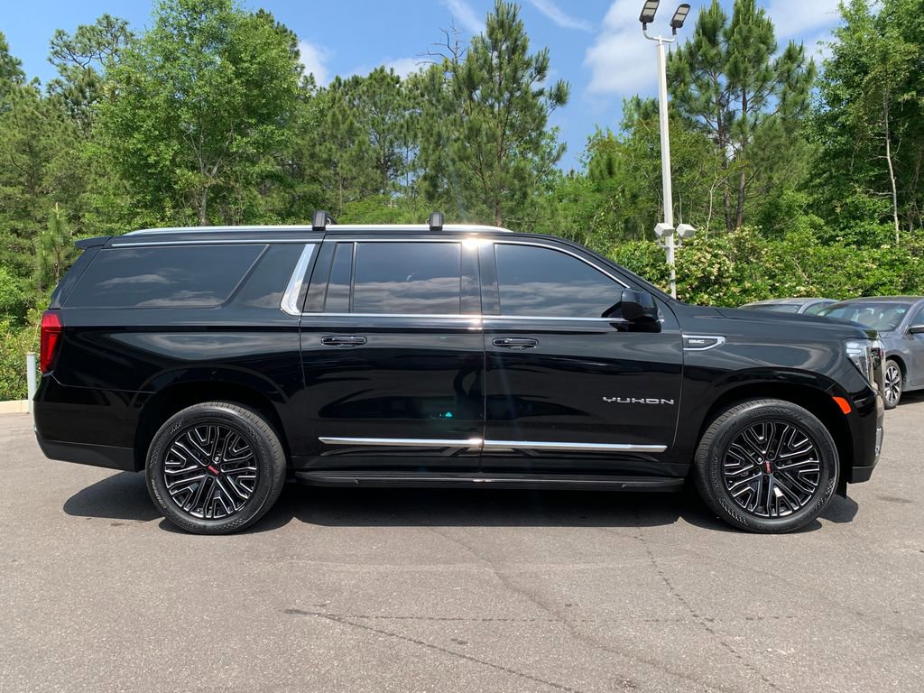 Used 2023 GMC Yukon XL SLT RWD image 2