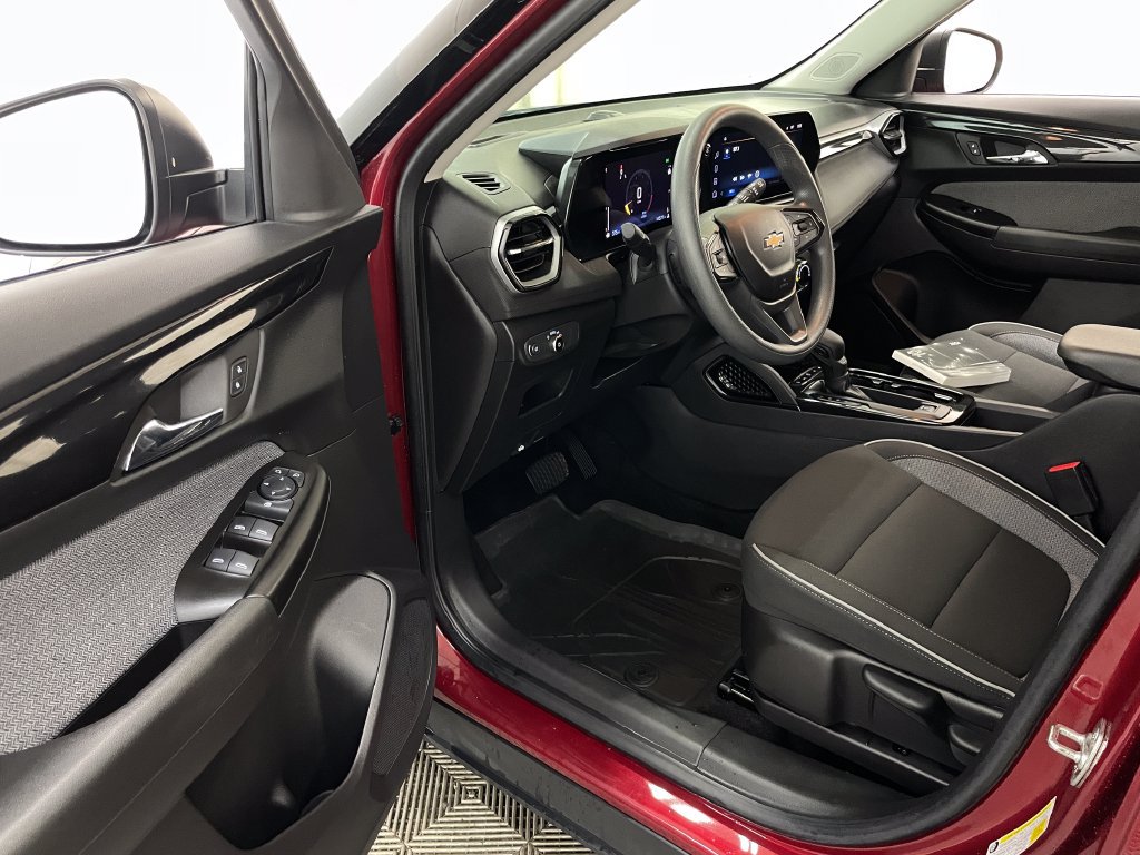 Certified 2024 Chevrolet TrailBlazer LS w/ LS Convenience Package FWD image 19