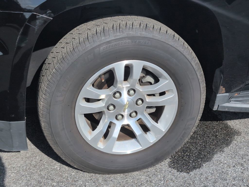 Used 2018 Chevrolet Suburban LT image 31