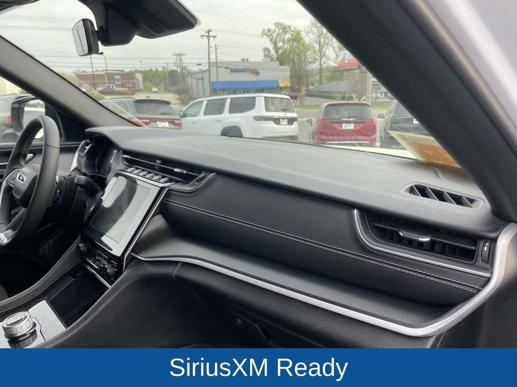 Certified 2025 Jeep Grand Cherokee Altitude image 15