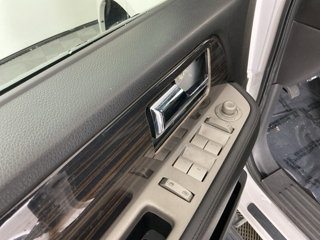 Used 2010 Lincoln Navigator L 4WD image 12