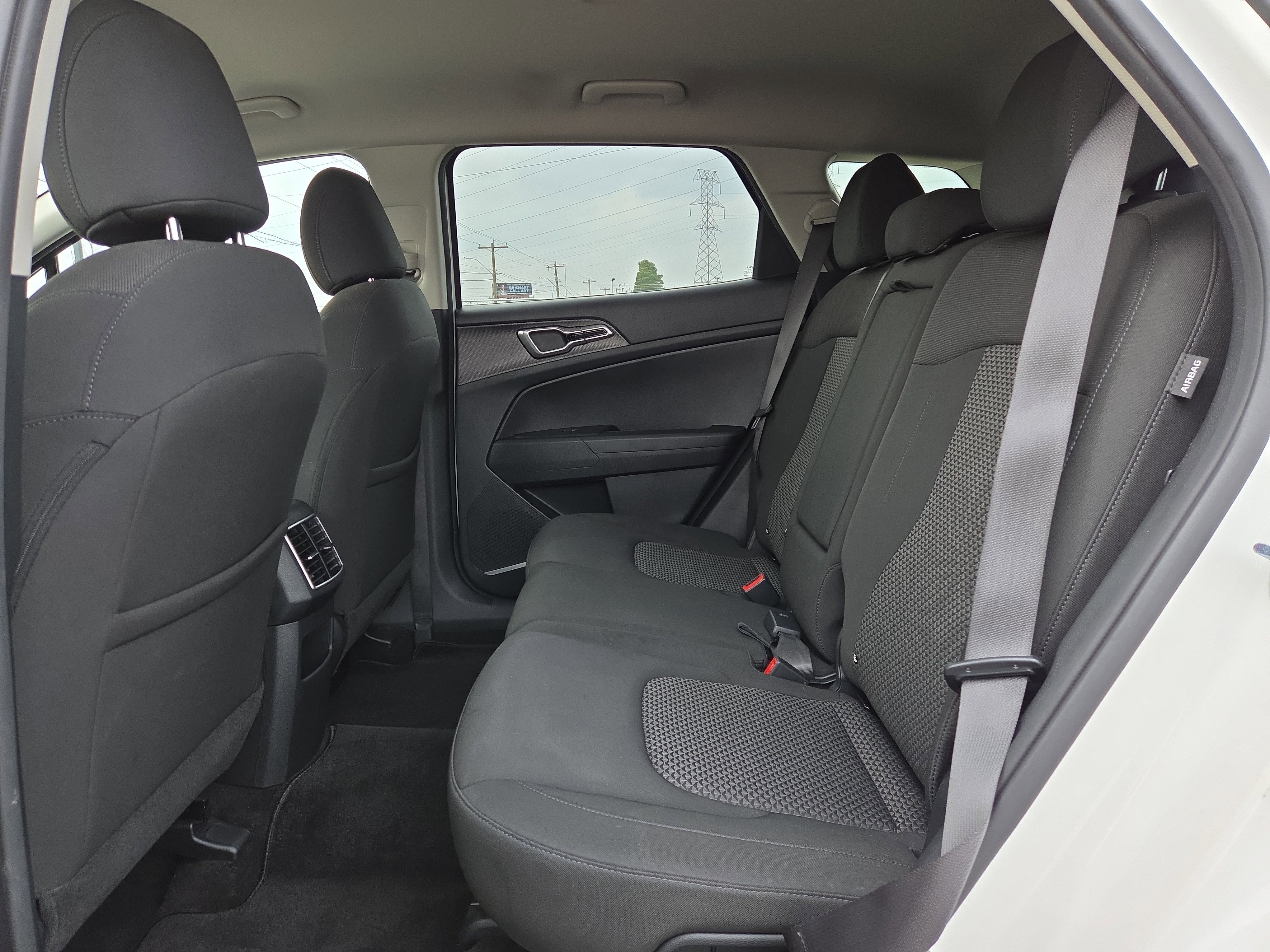 Used 2024 Kia Sportage LX image 8