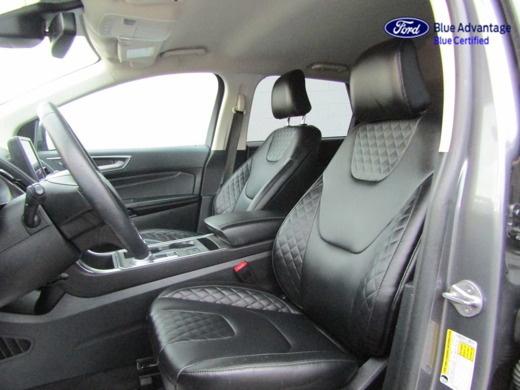 Certified 2024 Ford Edge Titanium AWD/4WD image 3