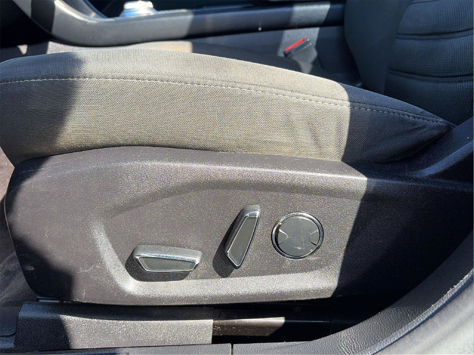 Used 2017 Ford Fusion SE FWD image 20