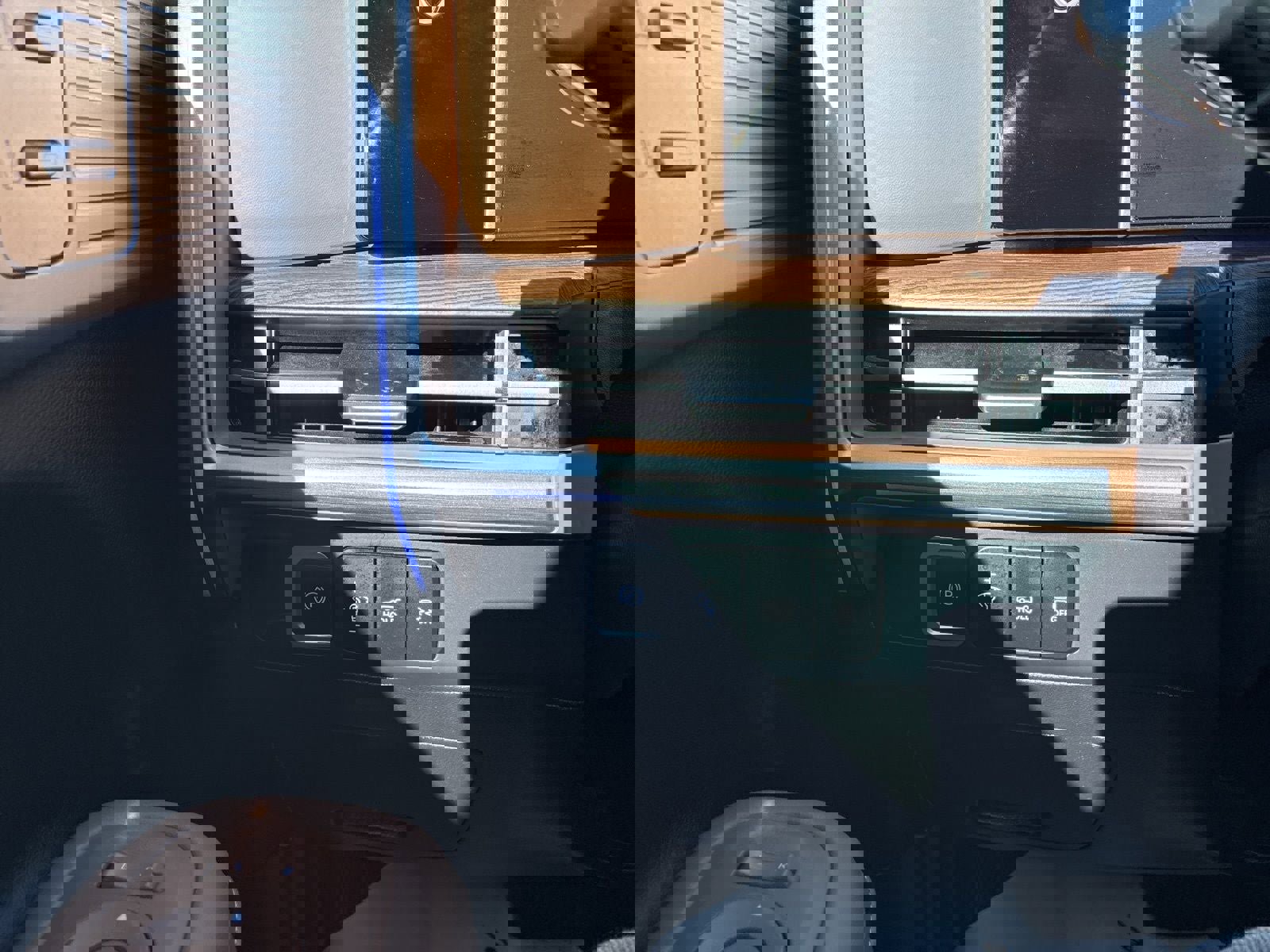 Used 2024 Hyundai Santa Fe Limited image 31