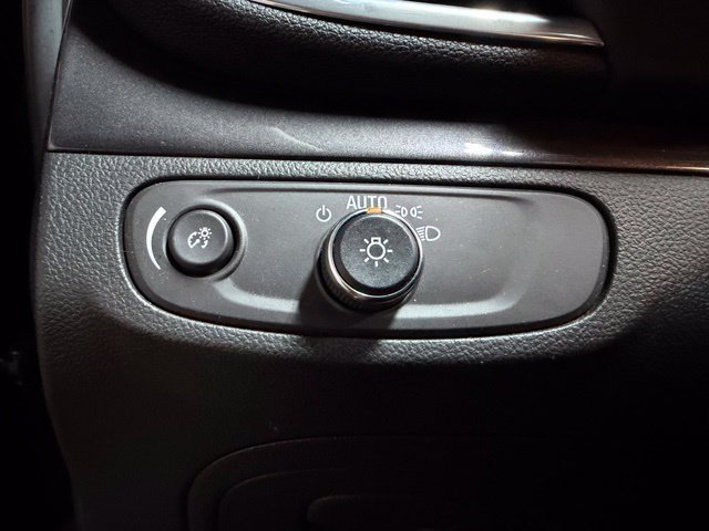 Used 2022 Buick Encore Preferred w/ Safety Package AWD/4WD image 35