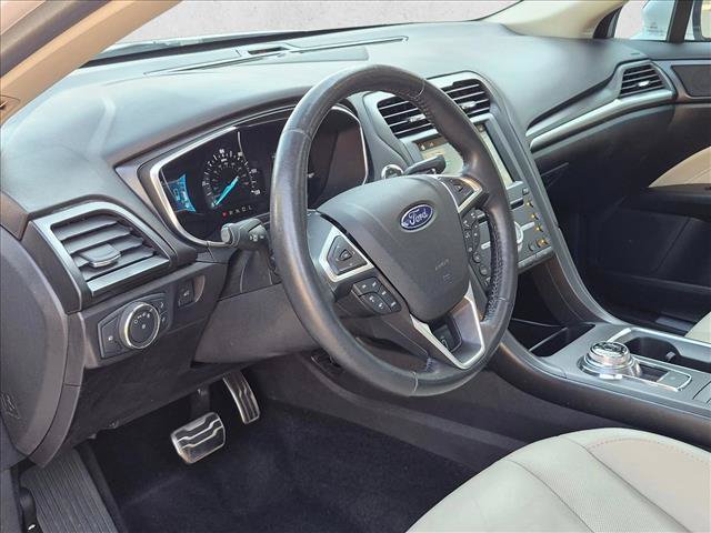 Used 2017 Ford Fusion Energi Titanium FWD image 10