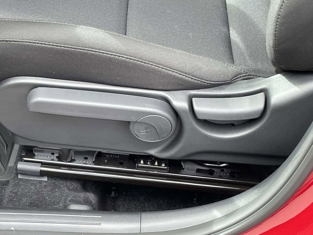 New 2026 Hyundai Kona SE image 16