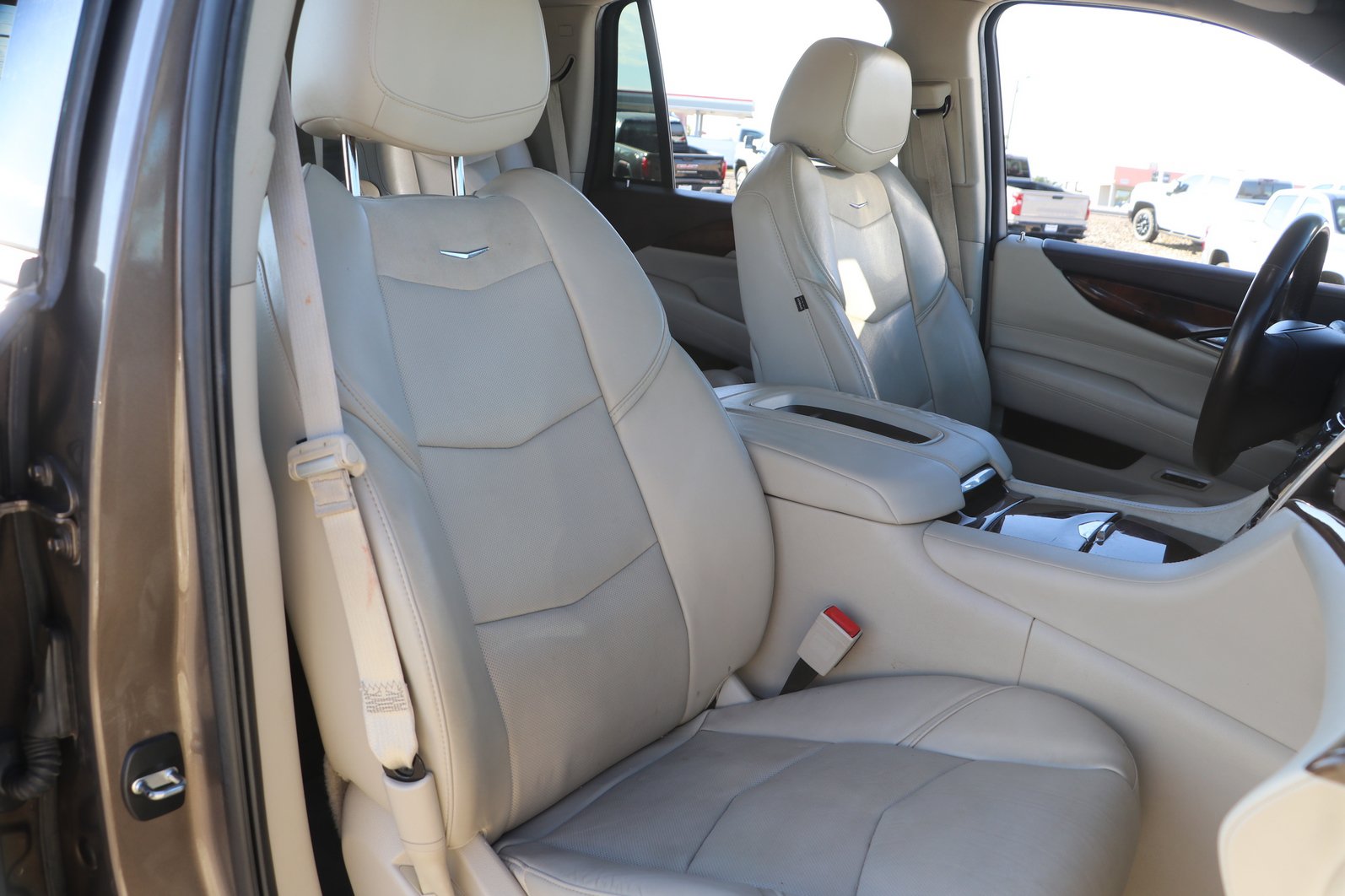 Used 2015 Cadillac Escalade Premium AWD/4WD image 37