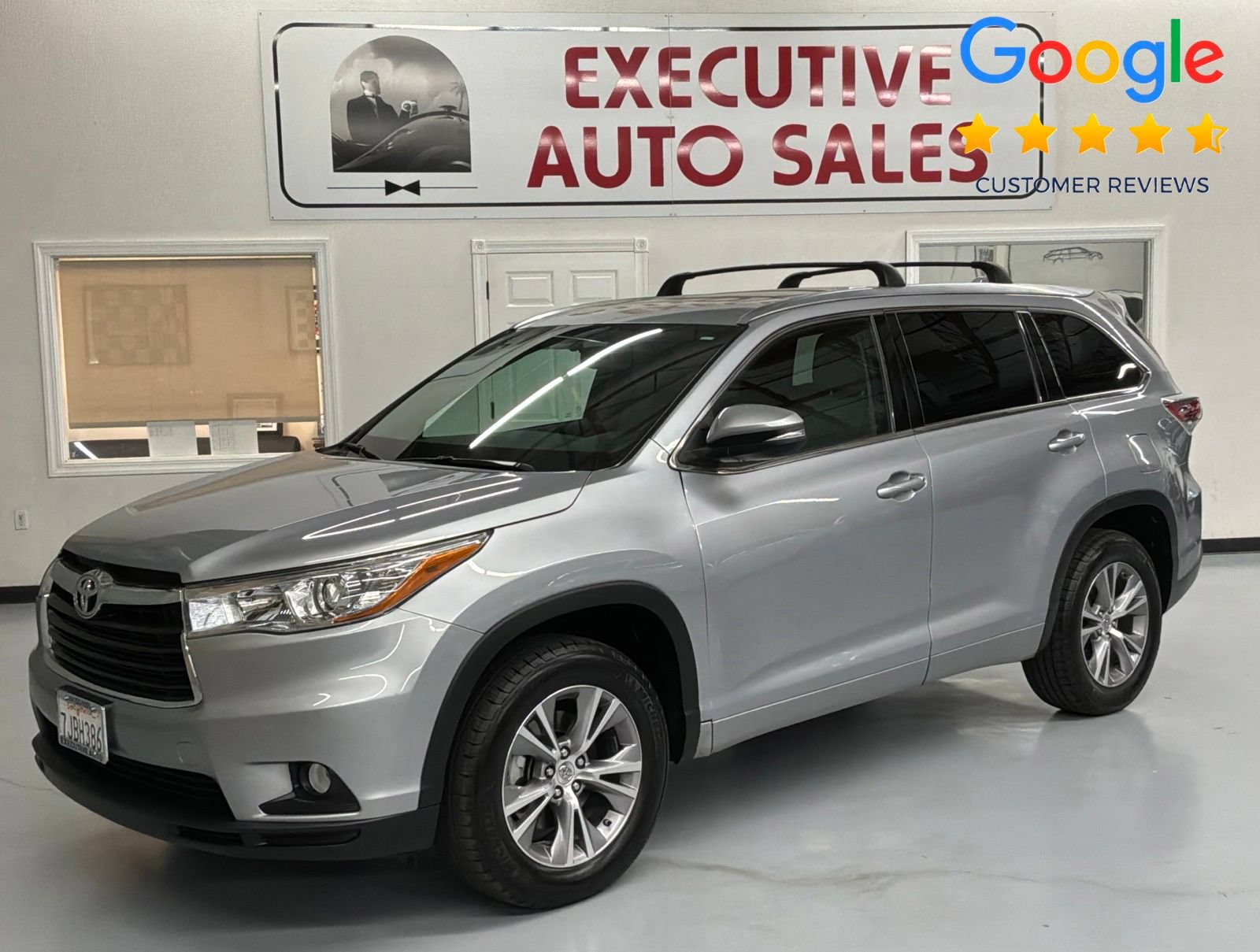 Used 2015 Toyota Highlander XLE FWD image 1