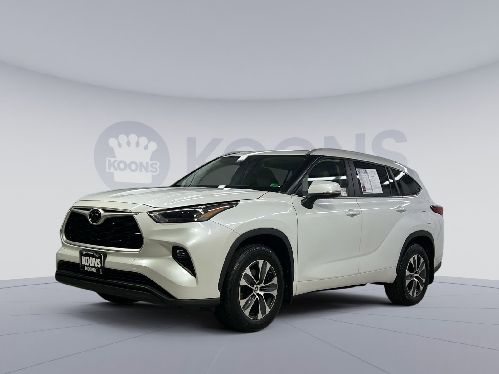 Used 2023 Toyota Highlander XLE