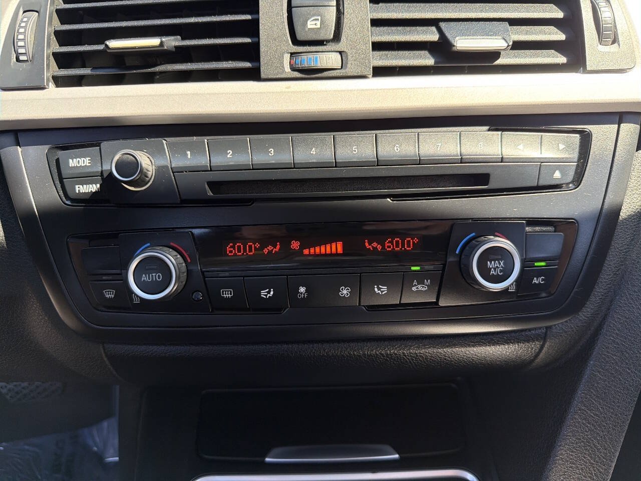Used 2014 BMW 320i Sedan RWD image 29