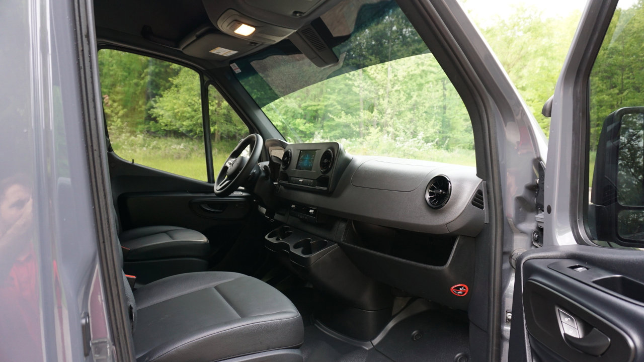 Used 2024 Mercedes-Benz Sprinter 2500 image 13