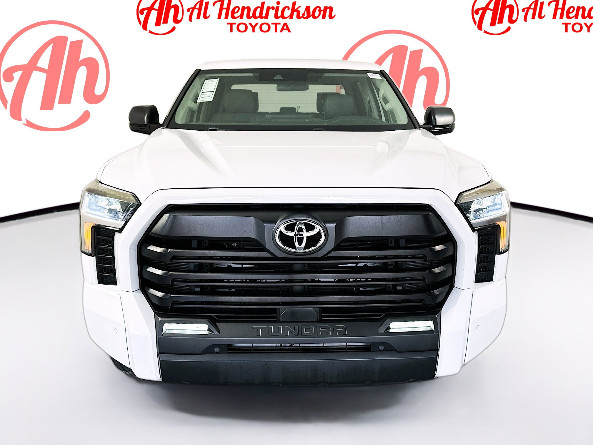 Used 2022 Toyota Tundra SR5 w/ SR5 Premium Package image 8
