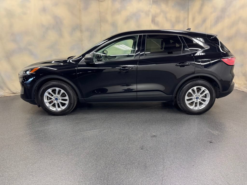 Used 2022 Ford Escape SE w/ Convenience Package FWD image 3