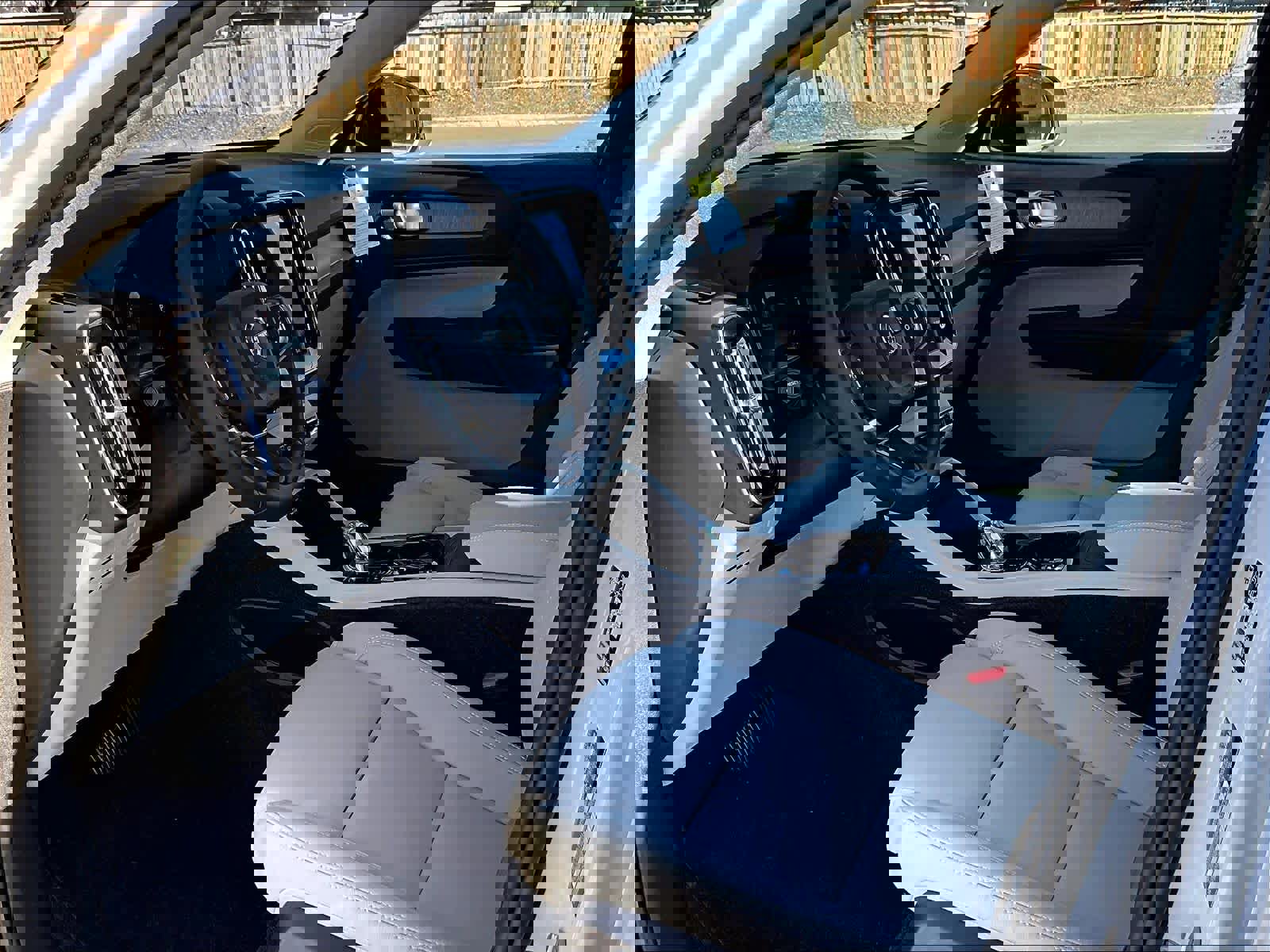 New 2026 Volvo XC40 B5 Plus w/ Protection Package Premier AWD/4WD image 8