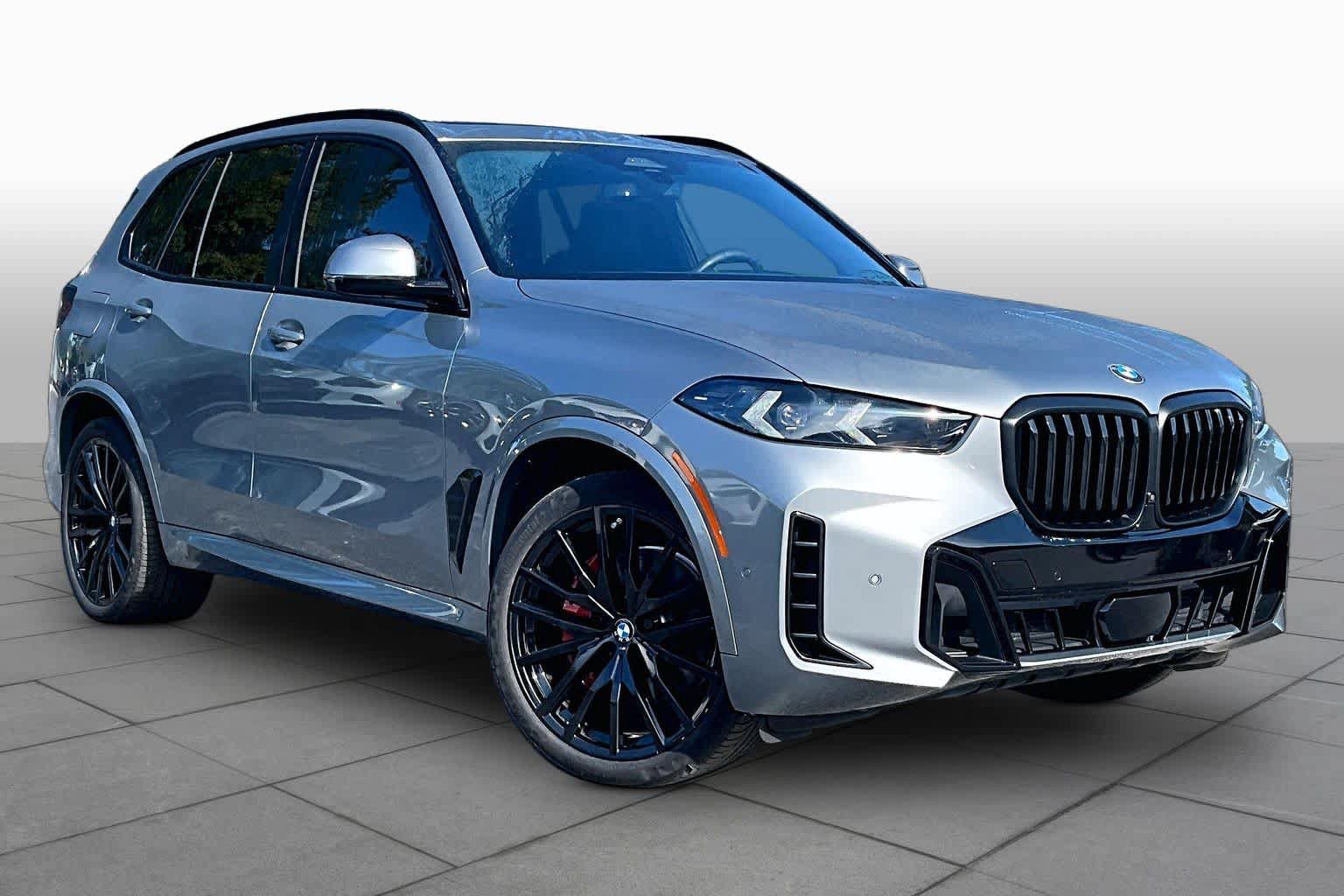 Used 2025 BMW X5 sDrive40i w/ M Sport Package RWD image 3