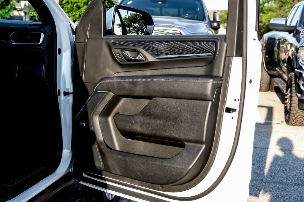 Used 2024 GMC Yukon XL Denali AWD/4WD image 56