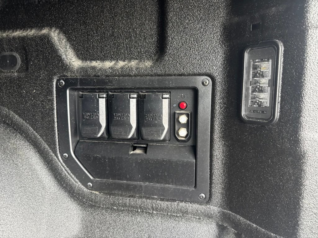 Used 2026 Chevrolet Silverado EV Trail Boss AWD/4WD image 31