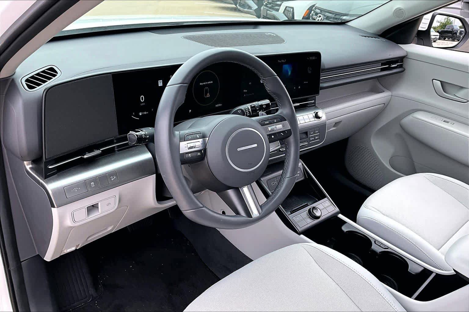 Used 2024 Hyundai Kona SEL w/ Convenience Package FWD image 16
