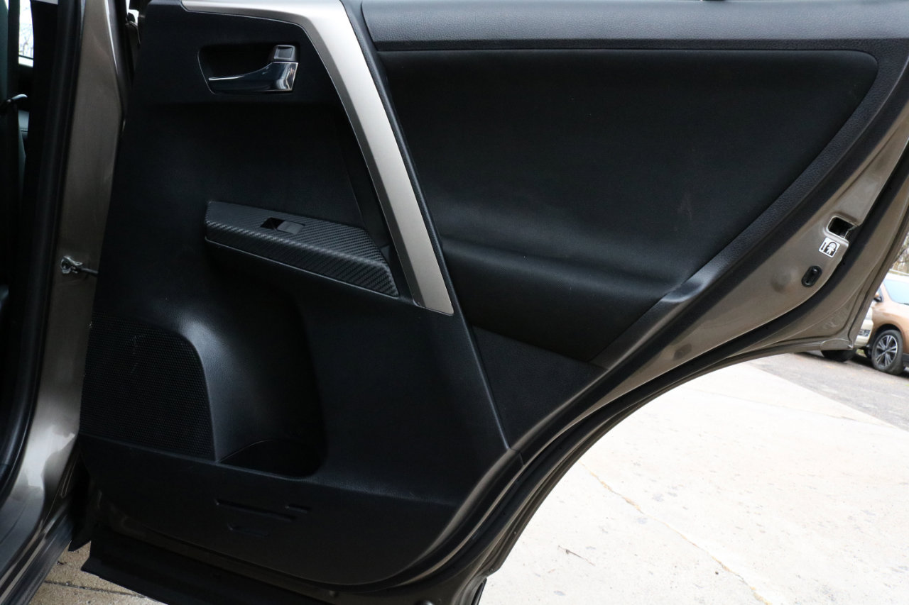 Used 2015 Toyota RAV4 XLE image 37