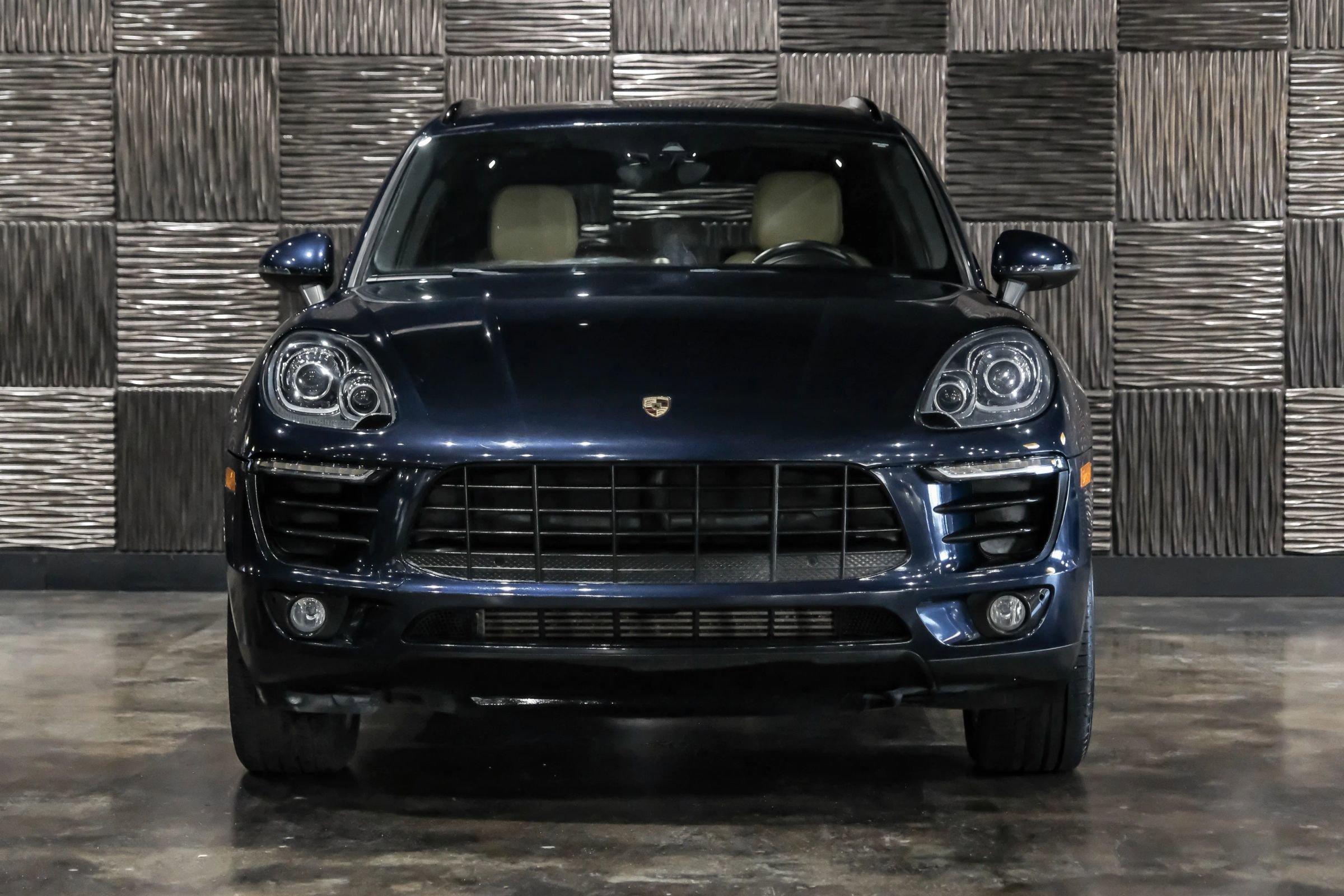 Used 2018 Porsche Macan AWD/4WD image 6