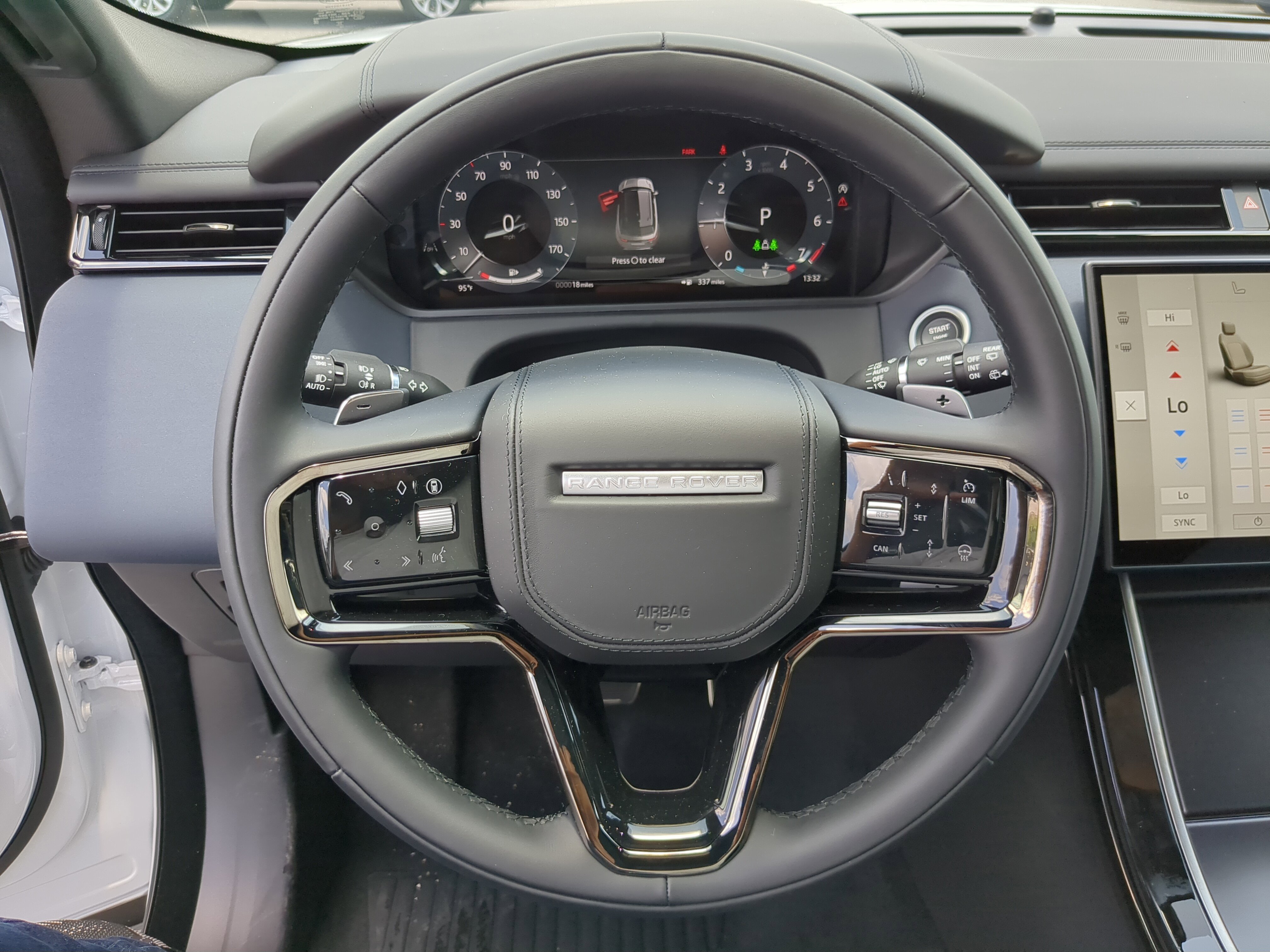 New 2026 Land Rover Range Rover Velar Dynamic SE image 26