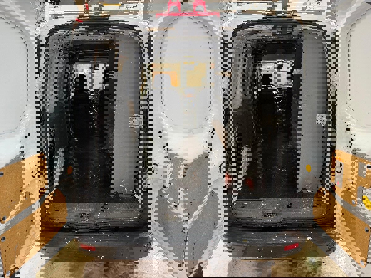 Used 2020 Ford Transit Connect XL image 30