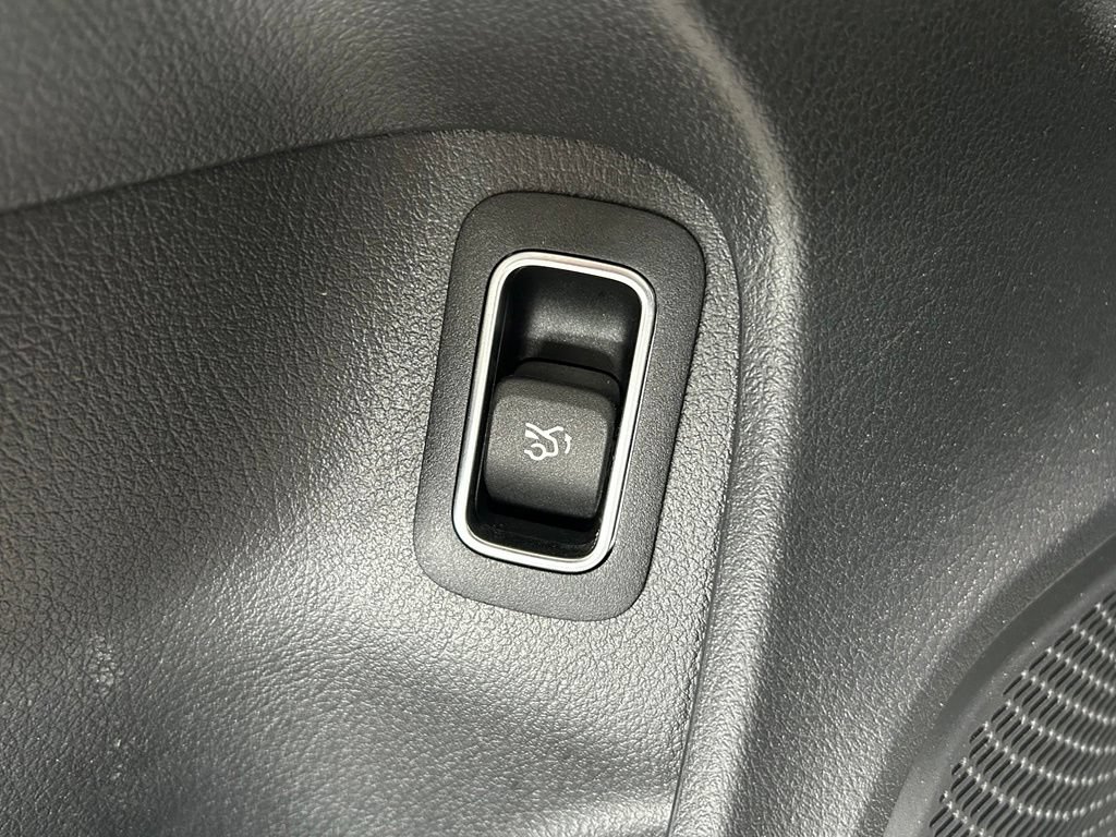 Used 2025 Mercedes-Benz CLA 250 image 26
