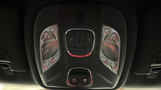 Used 2022 Jeep Compass Altitude w/ Sun and Sound Group AWD/4WD image 32