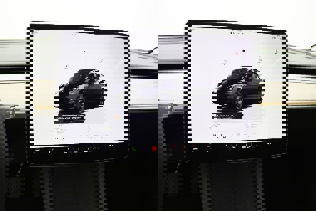 Used 2023 Tesla Model 3 Standard Range image 18