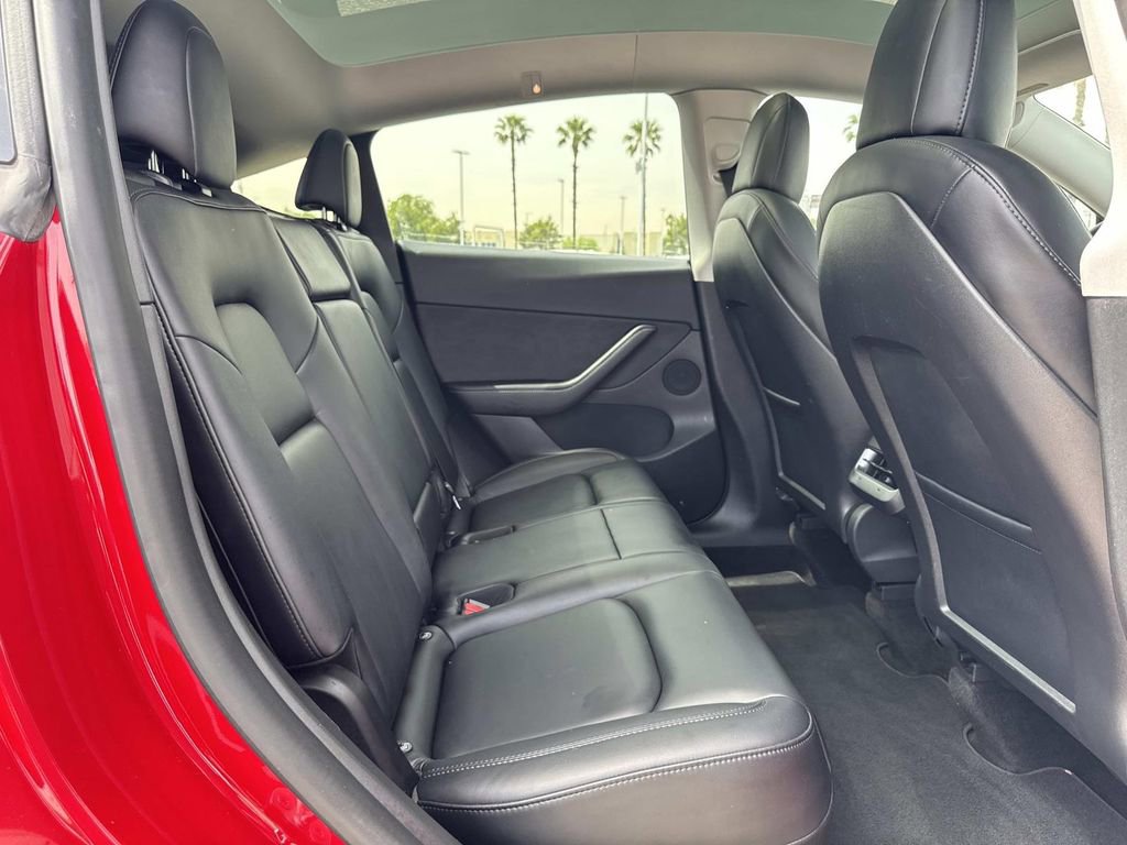 Used 2021 Tesla Model Y Long Range image 27