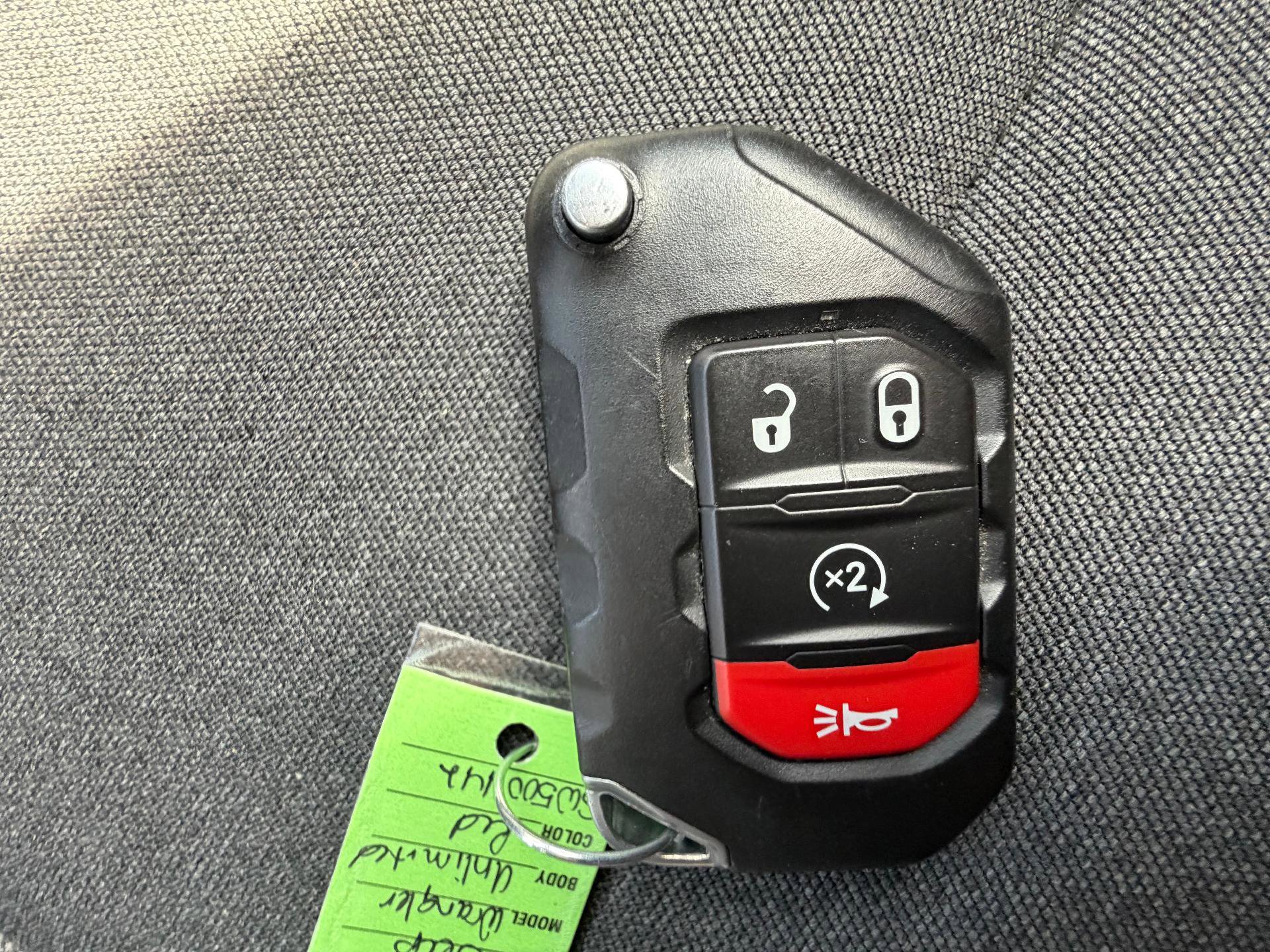 Used 2025 Jeep Wrangler Unlimited Sahara AWD/4WD image 41