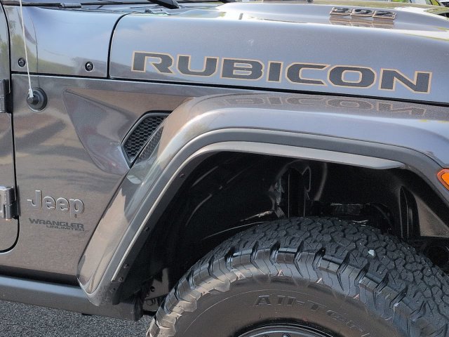 Used 2022 Jeep Wrangler Unlimited Rubicon w/ Xtreme Recon 35" Tire Package AWD/4WD image 12